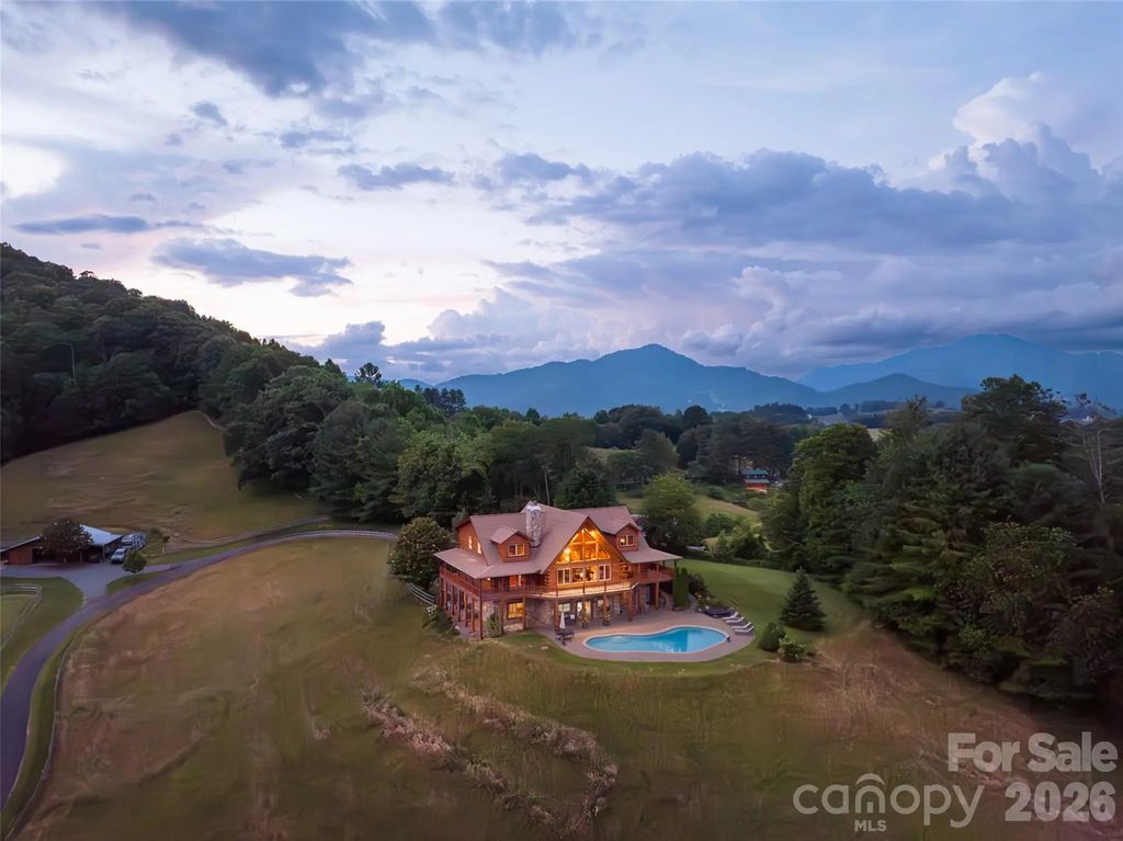 316 Stevenson Cove Road, Waynesville