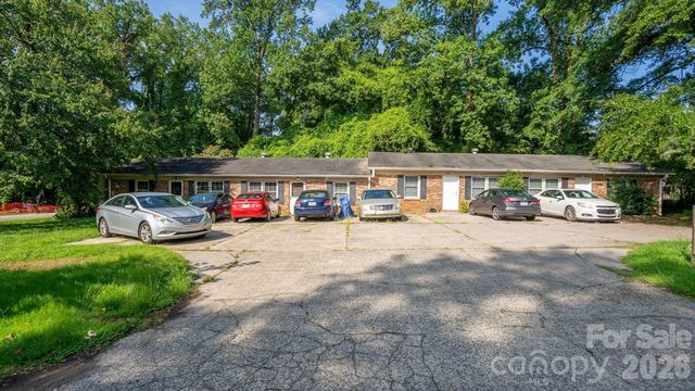 423 N Carpenter Street, Gastonia