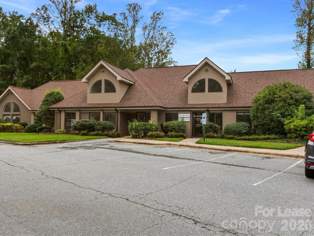 1998 Hendersonville Road 45, Asheville