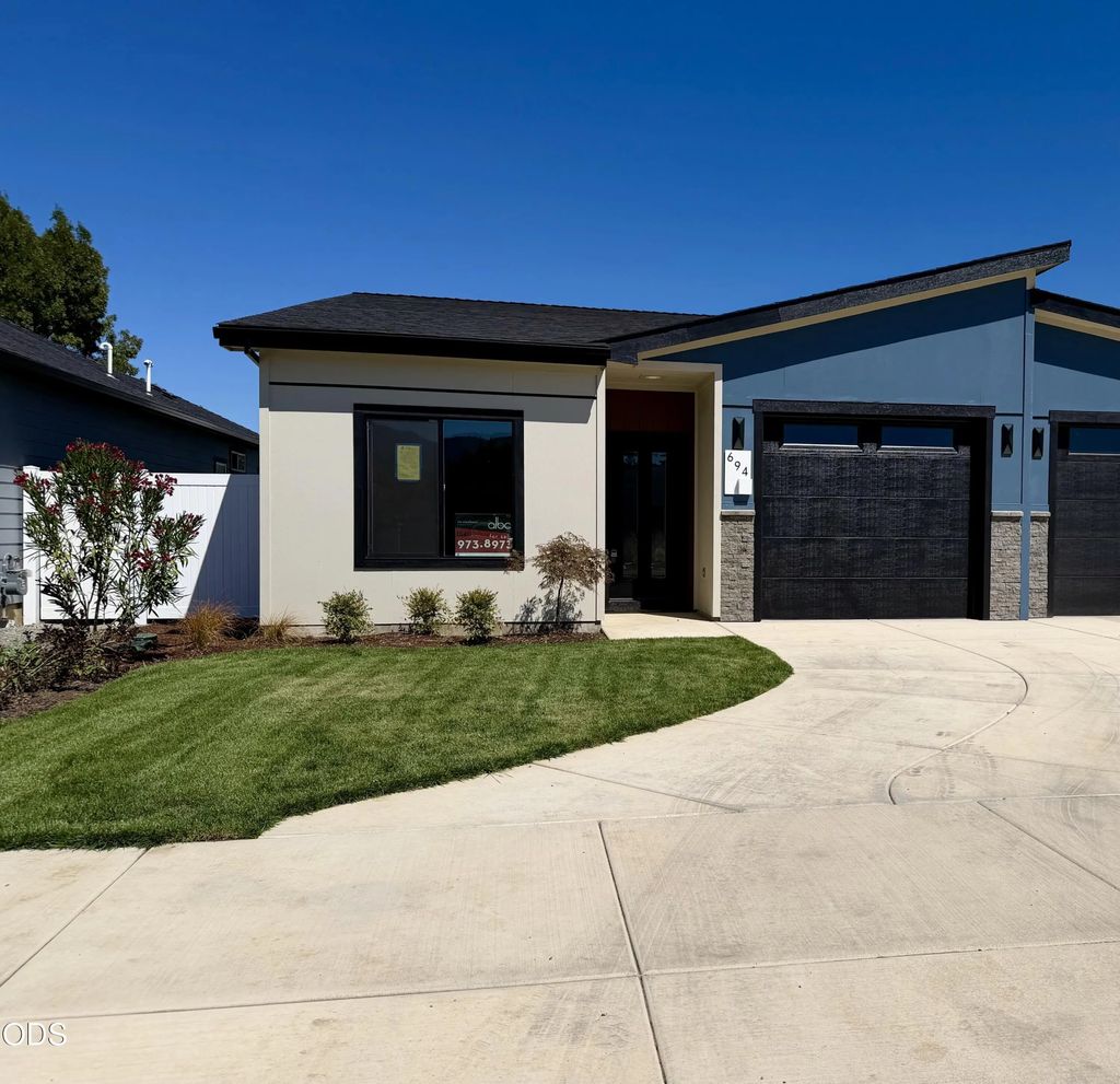 694 Terrazzo Way, Medford