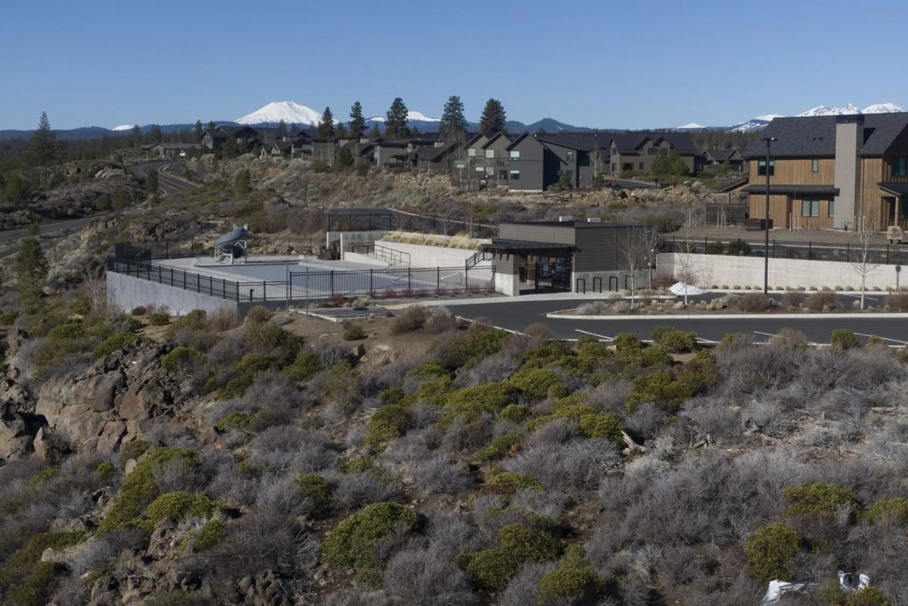 Outrider Loop 32, Bend
