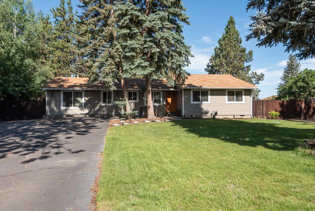 60811 Windsor Drive, Bend