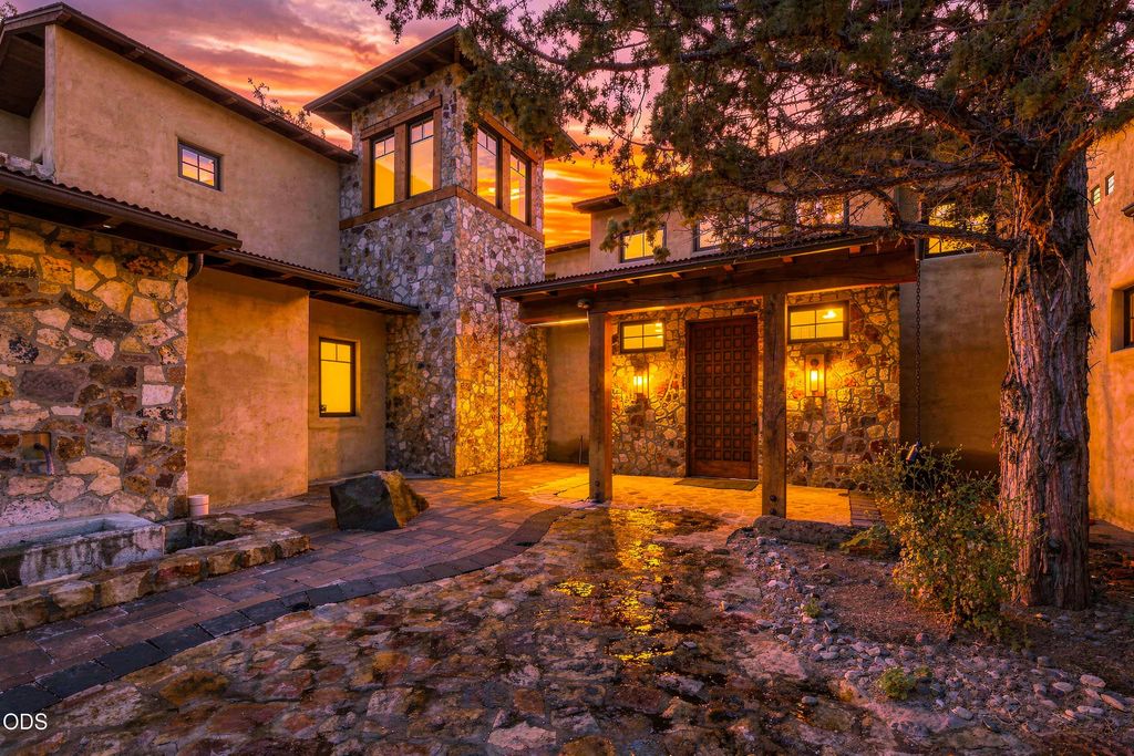 23021 Brushline Court, Bend