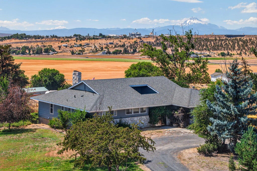 1228 Ne Brown Drive, Madras