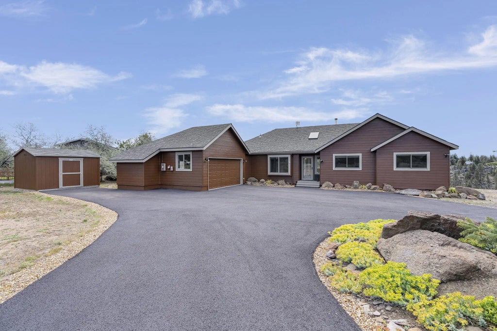 17197 Mountain View Road, Sisters