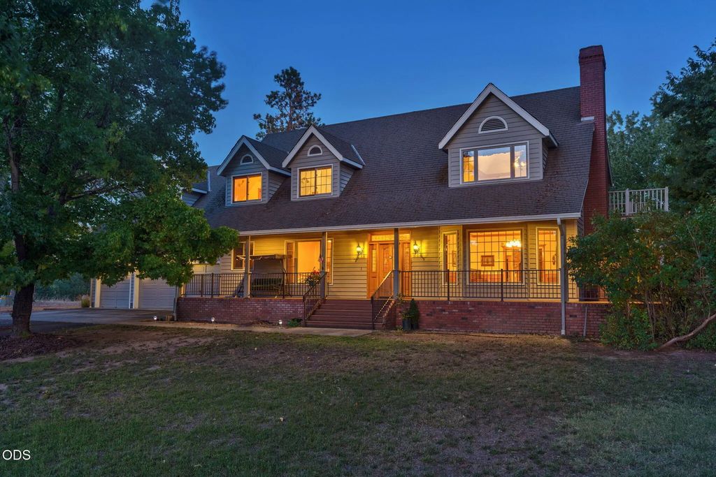 575 Pavillian Drive, Grants Pass