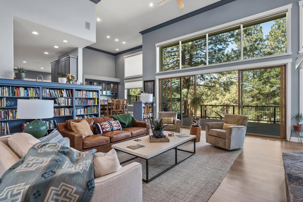 69205 Hawksflight Drive, Sisters