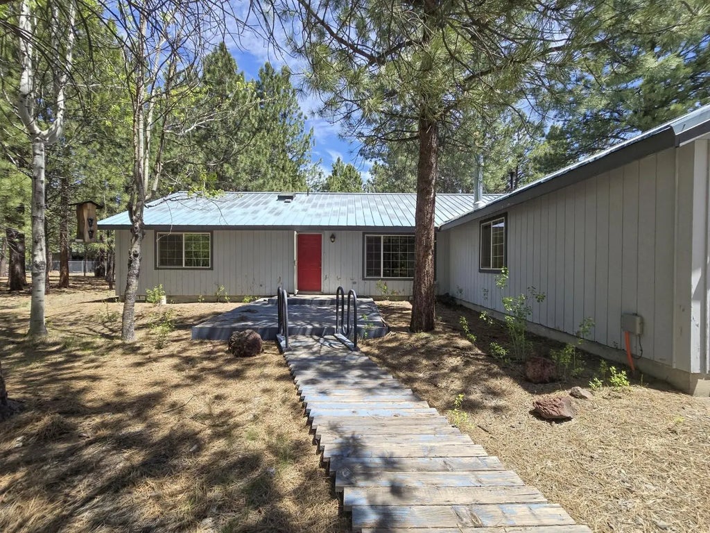 51814 Black Pine Way, La Pine