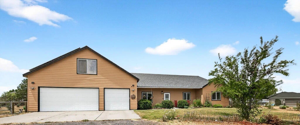 305 Se Rodeo Lane, Madras