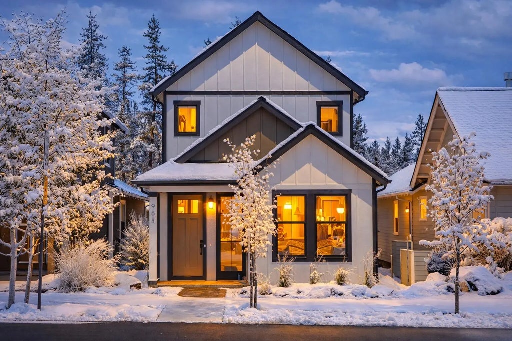 988 E Black Butte Avenue 30, Sisters