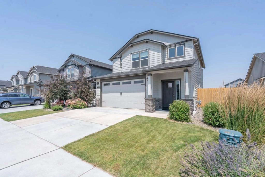 1563 Nw Upas Place, Redmond