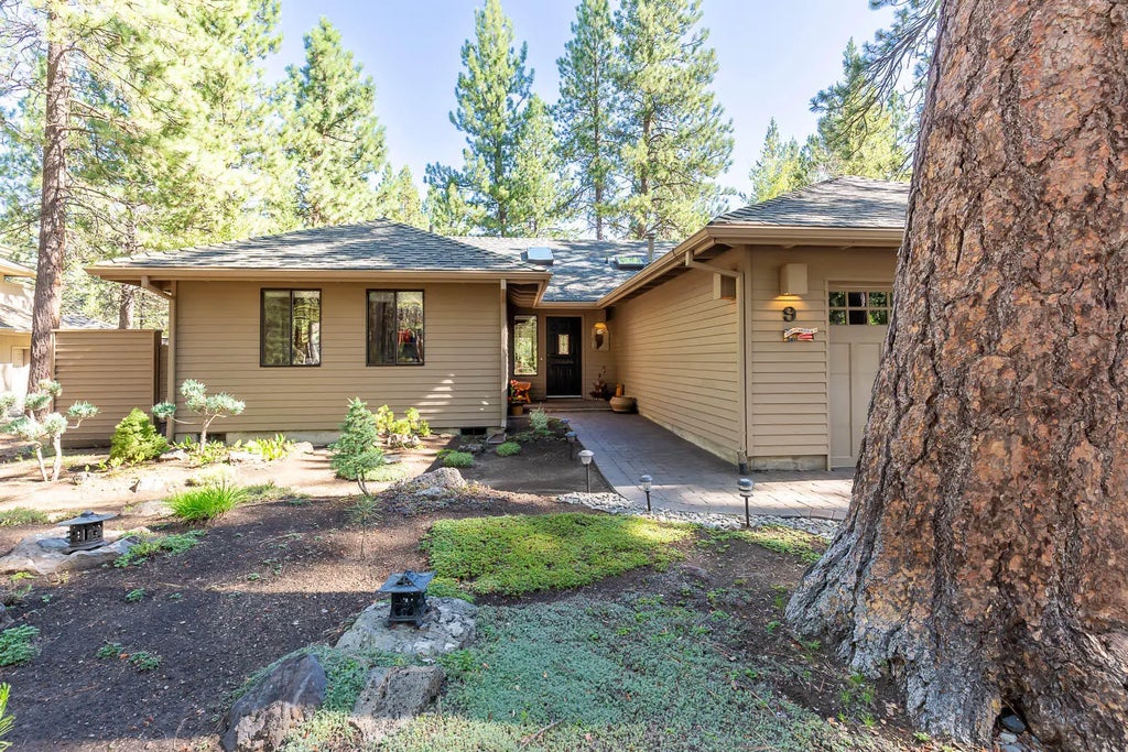 17956 Shadow Lane 9, Sunriver