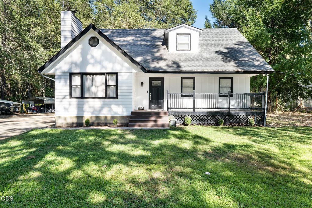 6324 E Evans Creek Road, Rogue River