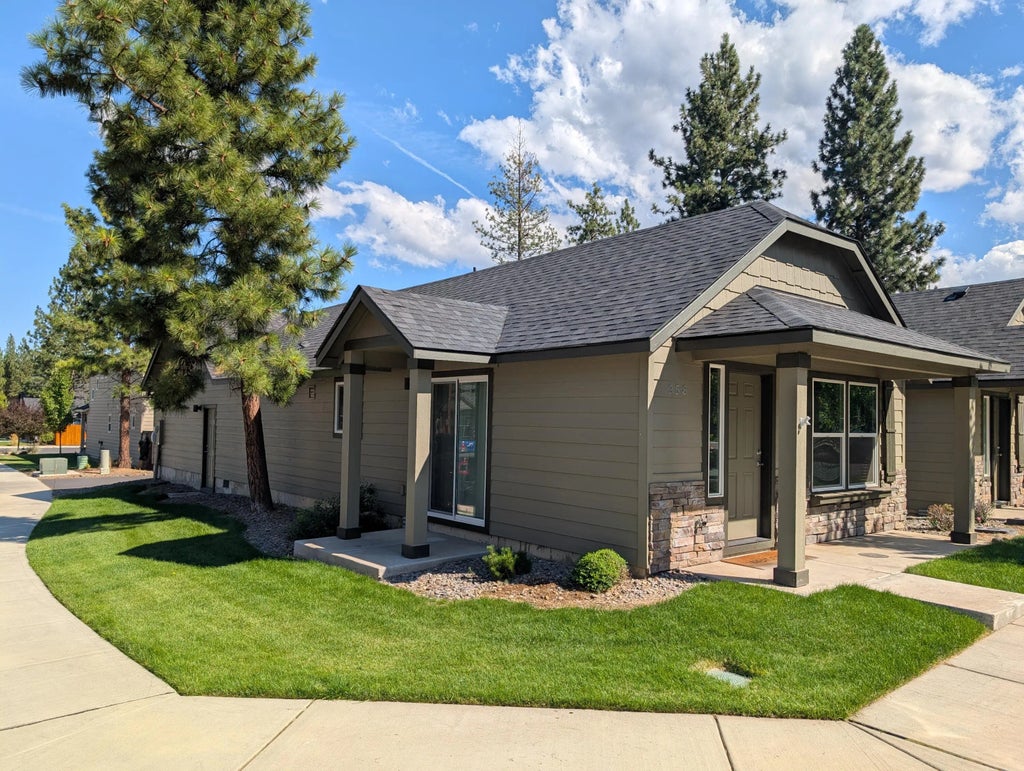 958 N Trinity Way, Sisters