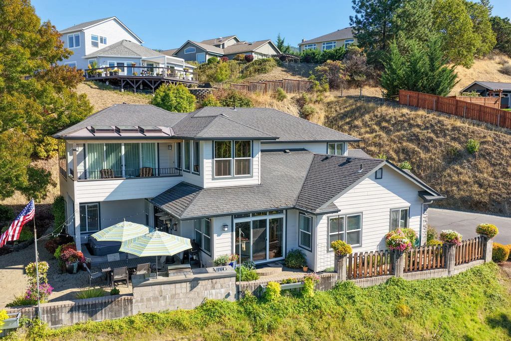 2315 Robertson Crest, Grants Pass