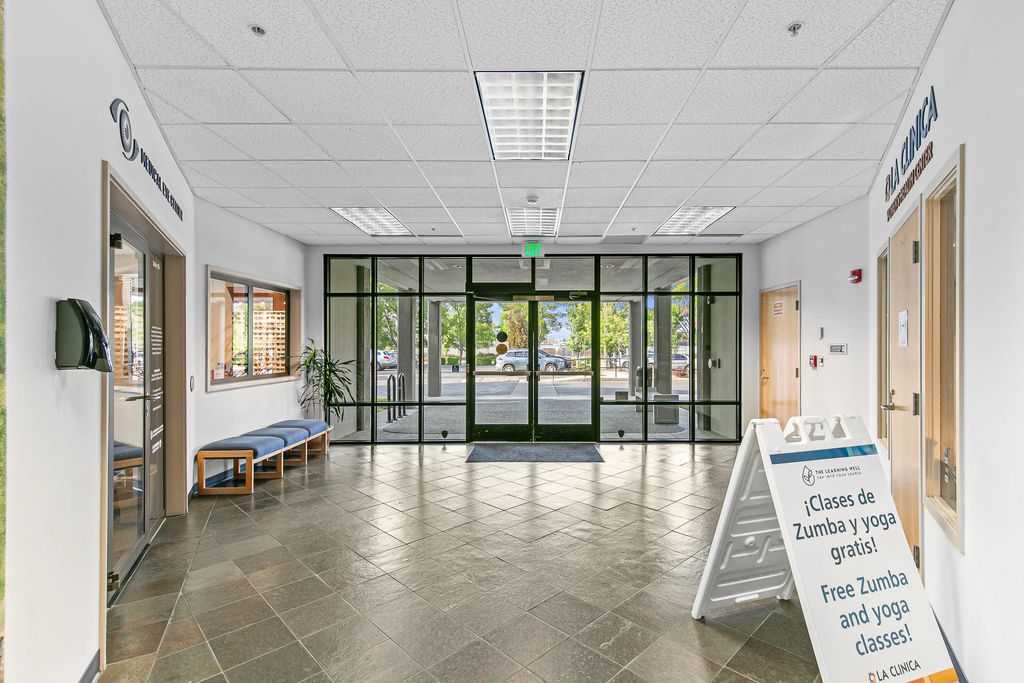 221 W Stewart Avenue Suite 102, Medford Property Listing: MLS® #220208837