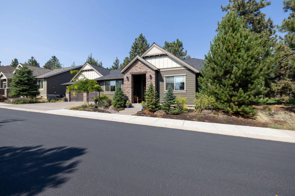 2408 Nw Majestic Ridge Drive, Bend