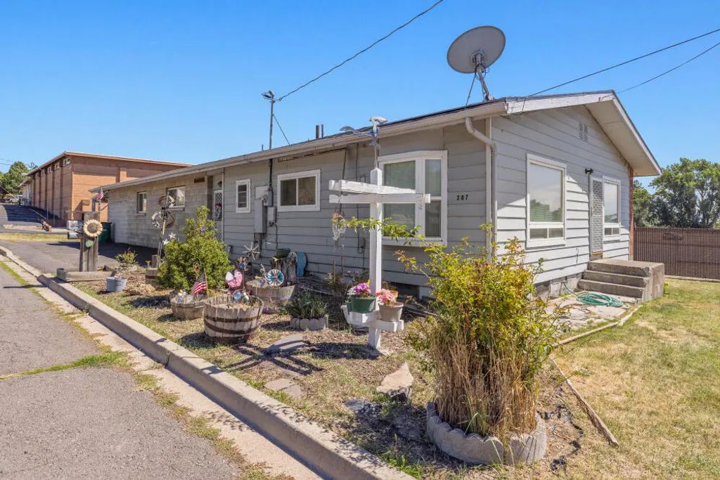 207 S Wendling Street, Klamath Falls