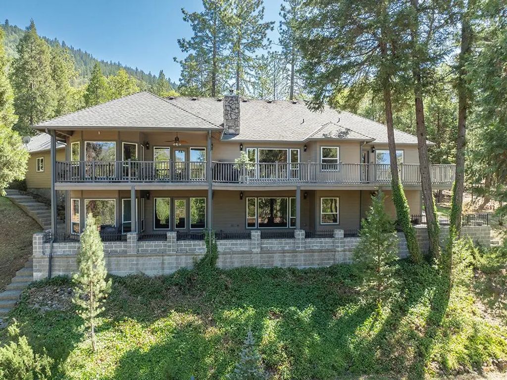 2550 Granite Hill Road, Grants Pass