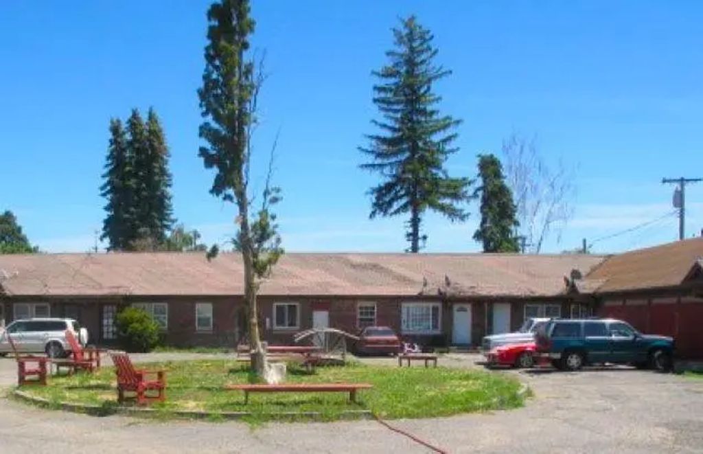 2236 3rd Street, Malin