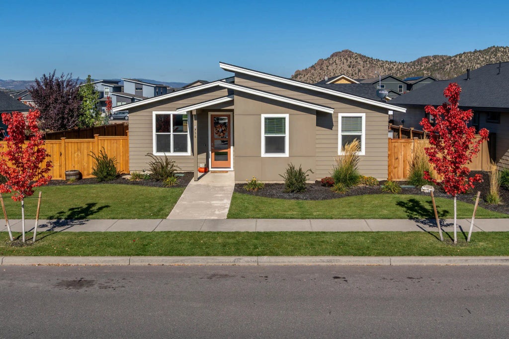 758 Ne Whistle Way, Prineville