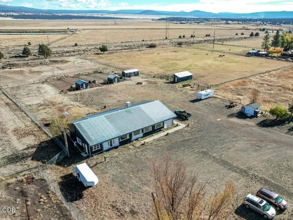 61049 E Highway 140 E, Bly