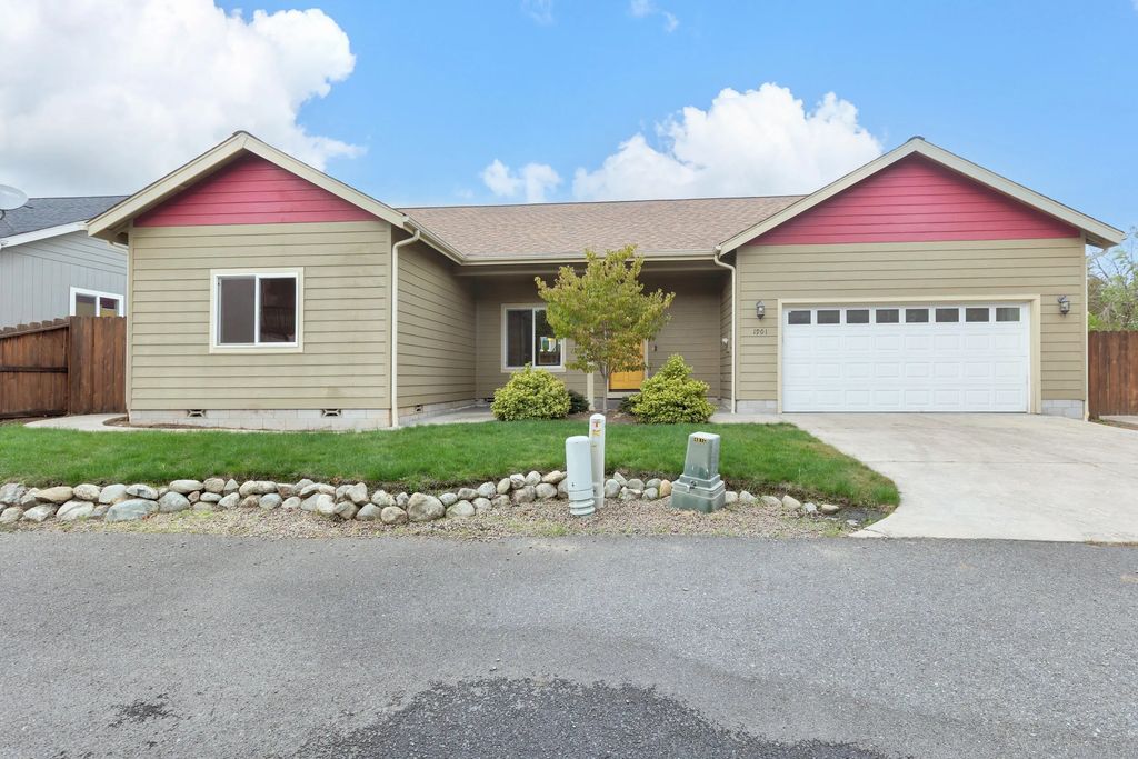 1901 Sw G Street, Grants Pass
