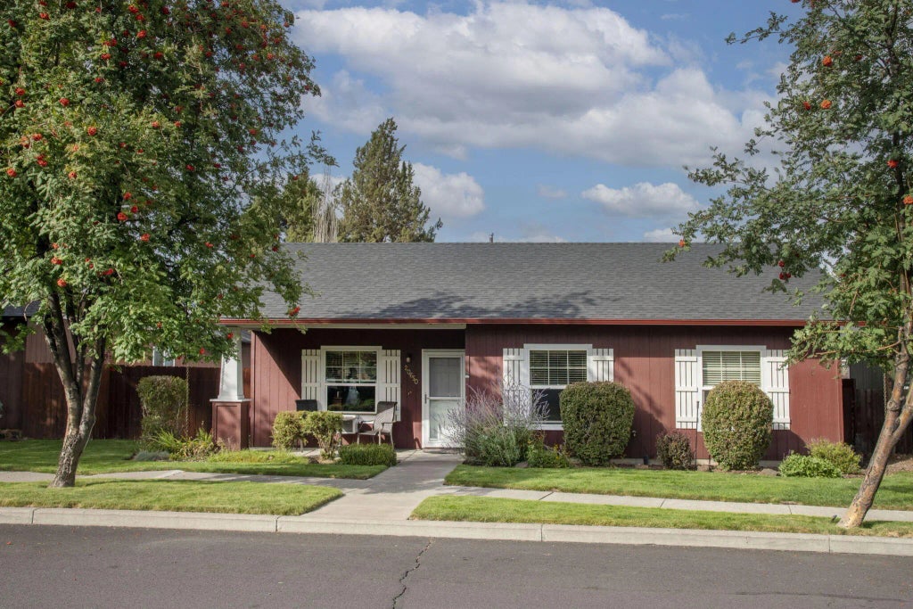 20650 Honeysuckle Lane, Bend