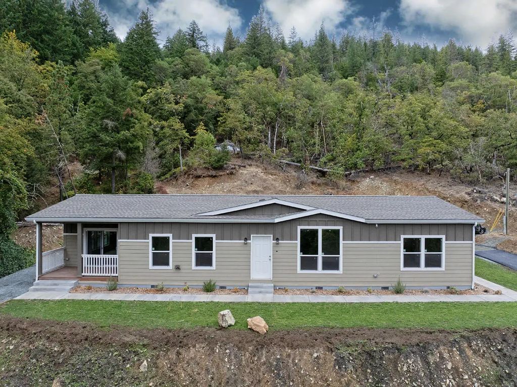 5572 Jumpoff Joe Creek Road, Grants Pass