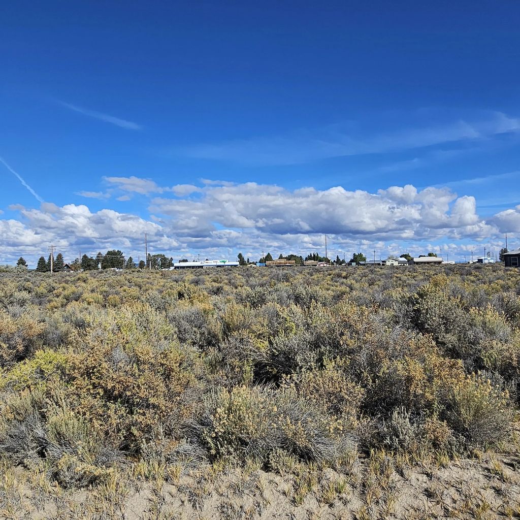 Cedar Street, Christmas Valley
