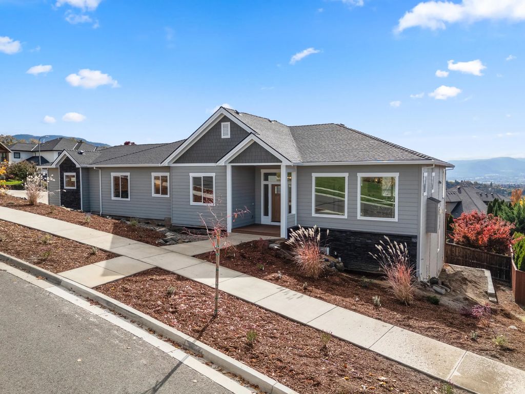 4260 Falcon Ridge Terrace, Medford