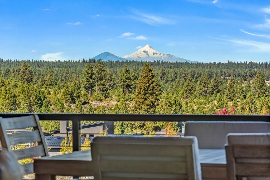 19211 Gateway Loop, Bend