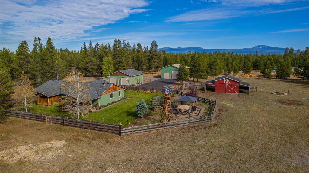 16255 Paulina View Road, La Pine