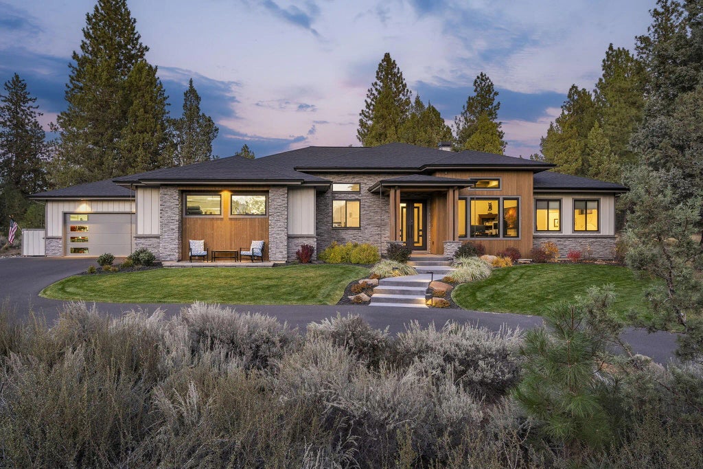 16823 Royal Coachman Drive, Sisters