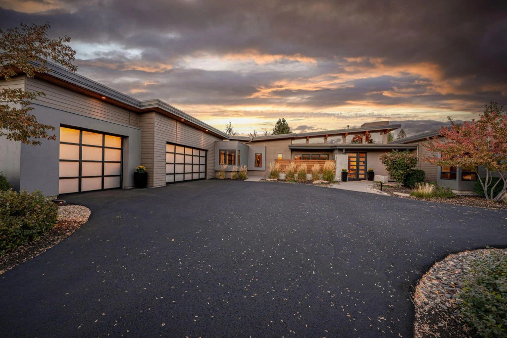 61612 Hosmer Lake Drive, Bend
