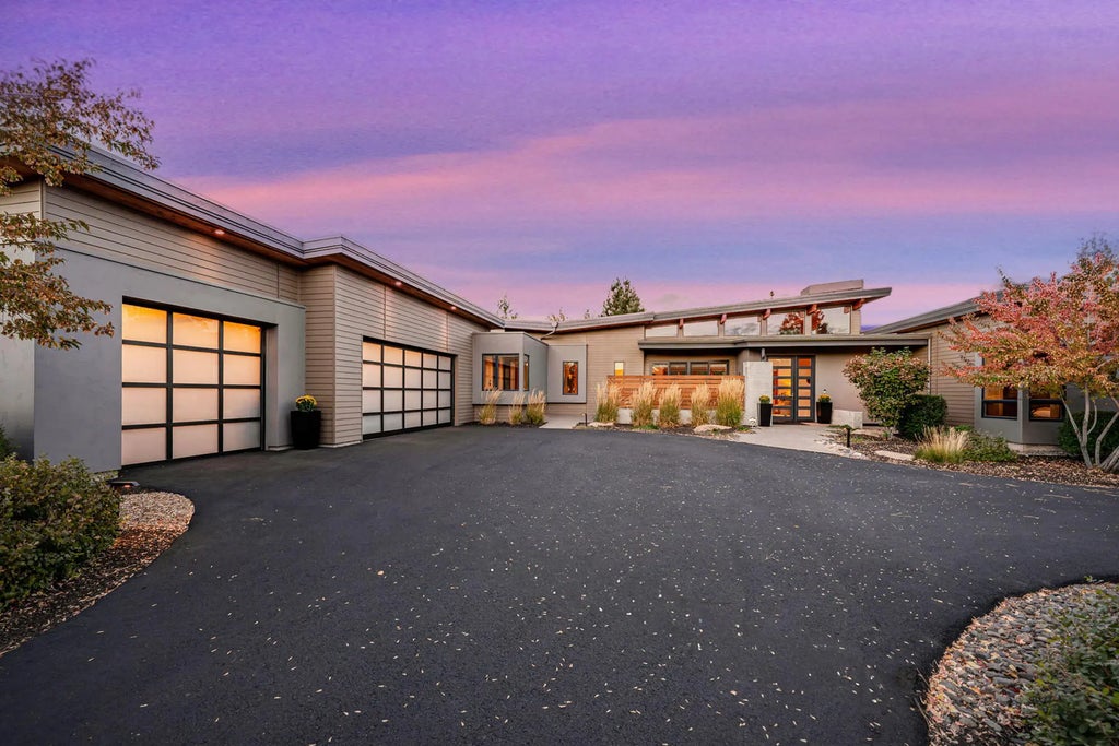 61612 Hosmer Lake Drive, Bend
