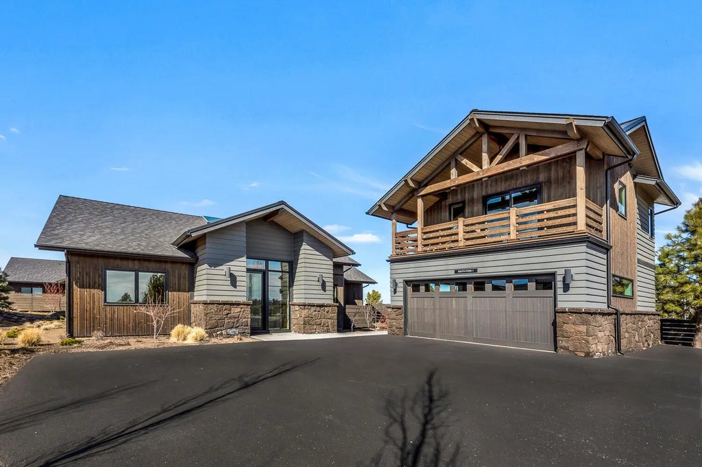 19110 Gateway Loop, Bend