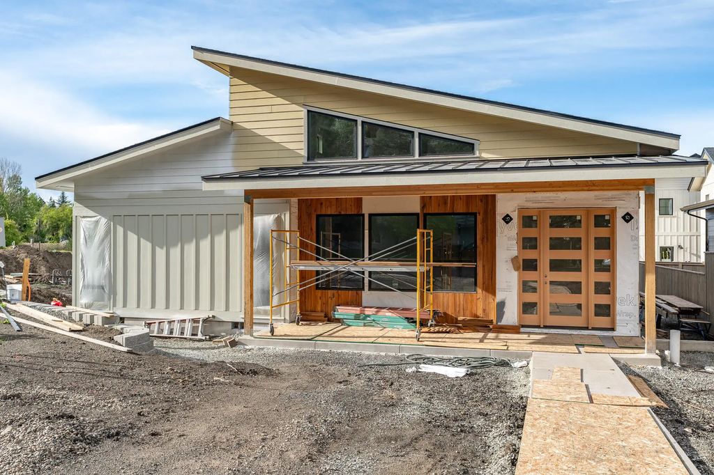 381 Clinton Street, Ashland
