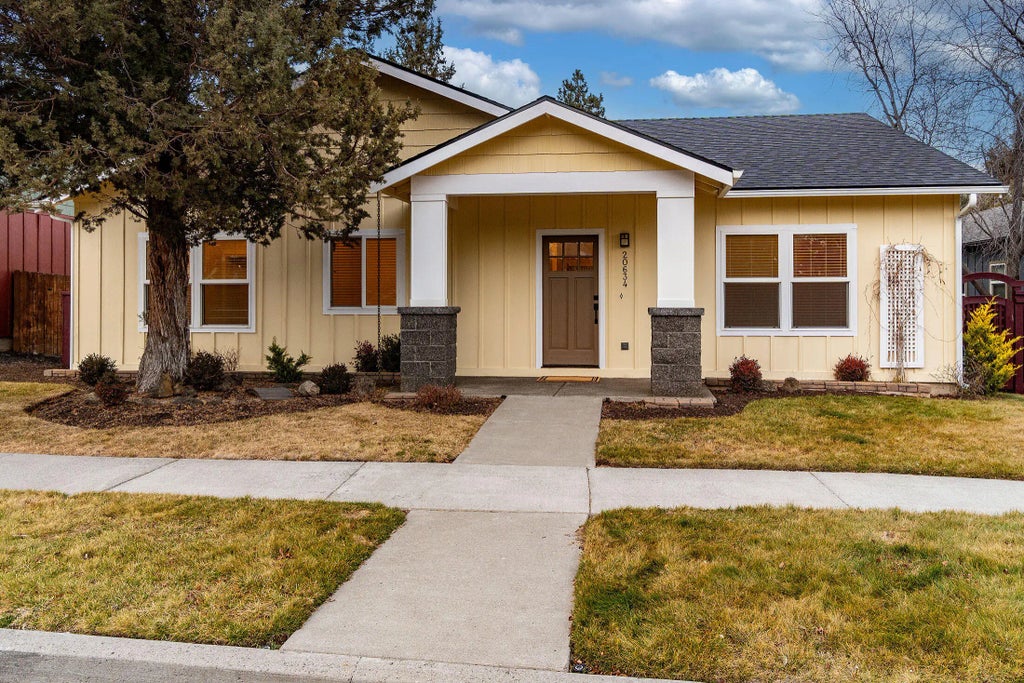 20634 Hummingbird Lane, Bend