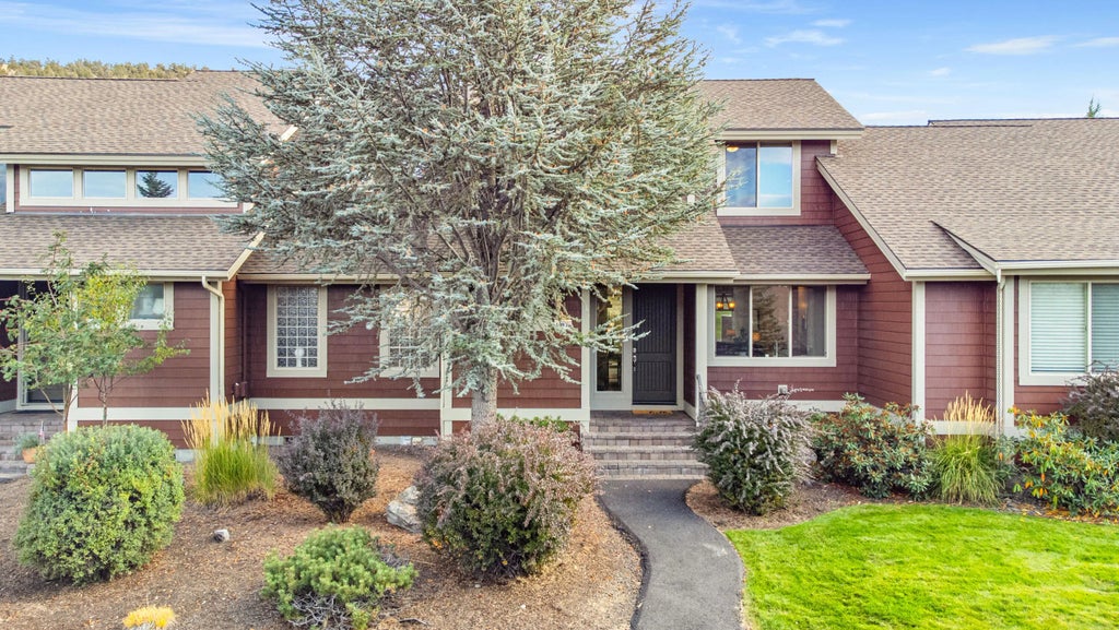 10952 Village Loop, Redmond