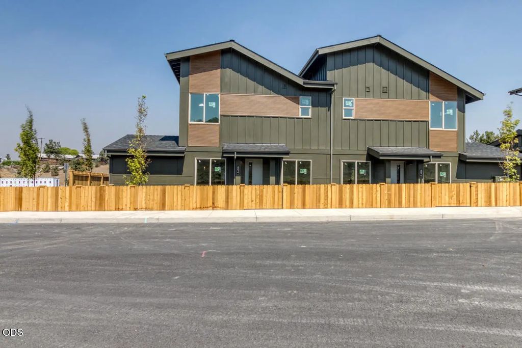 894 Se Aquila Drive, Madras
