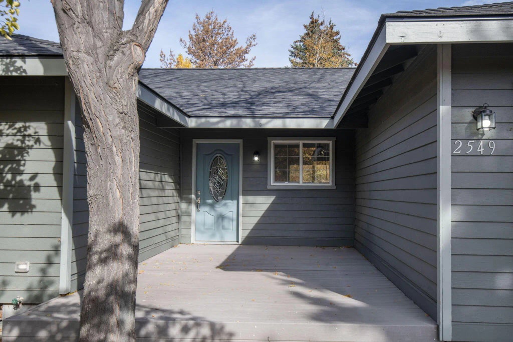 2549 Sw Fissure Loop N, Redmond