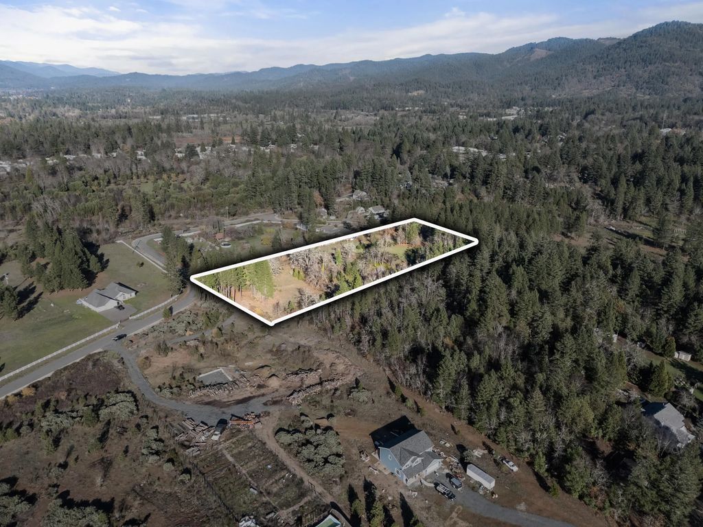 681 Daisy Hill Road, Cave Junction