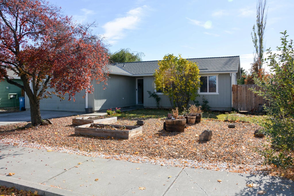2922 Sw Metolius Avenue, Redmond