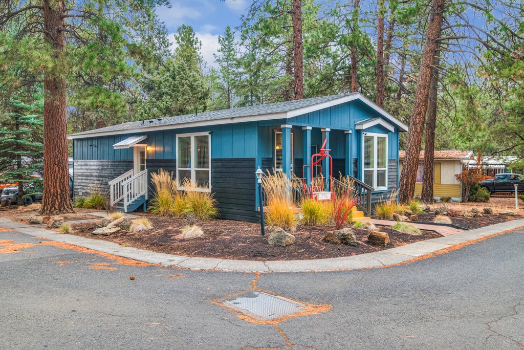 61040 S Queens Drive 18, Bend