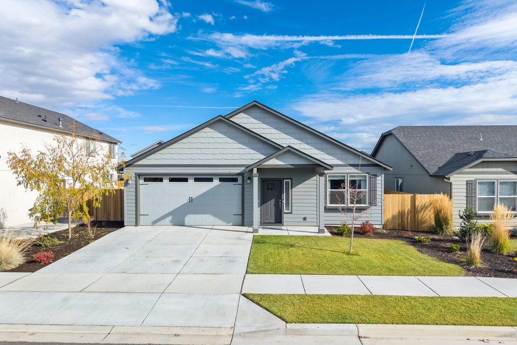 3350 Nw 9th Lane, Redmond