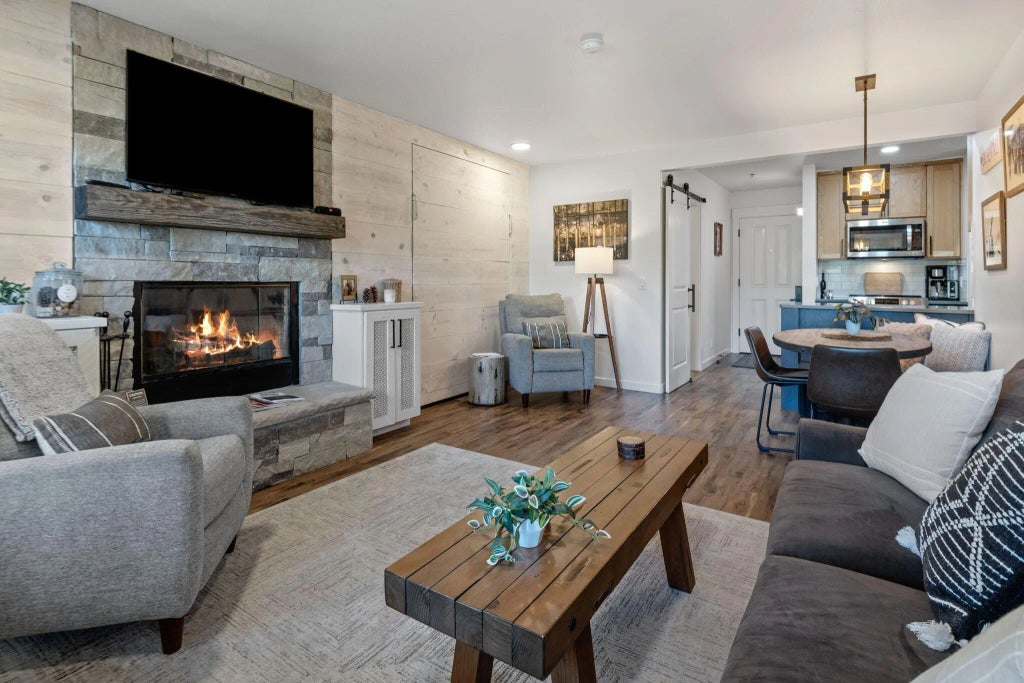 18575 Century Drive 1723/1724, Bend