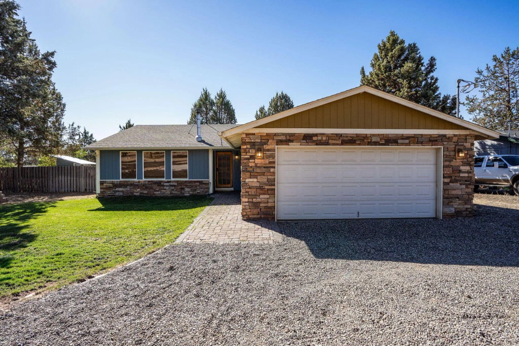 8199 Sw Crater Loop Road, Terrebonne