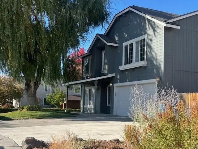 1451 Nw Spruce Court, Redmond