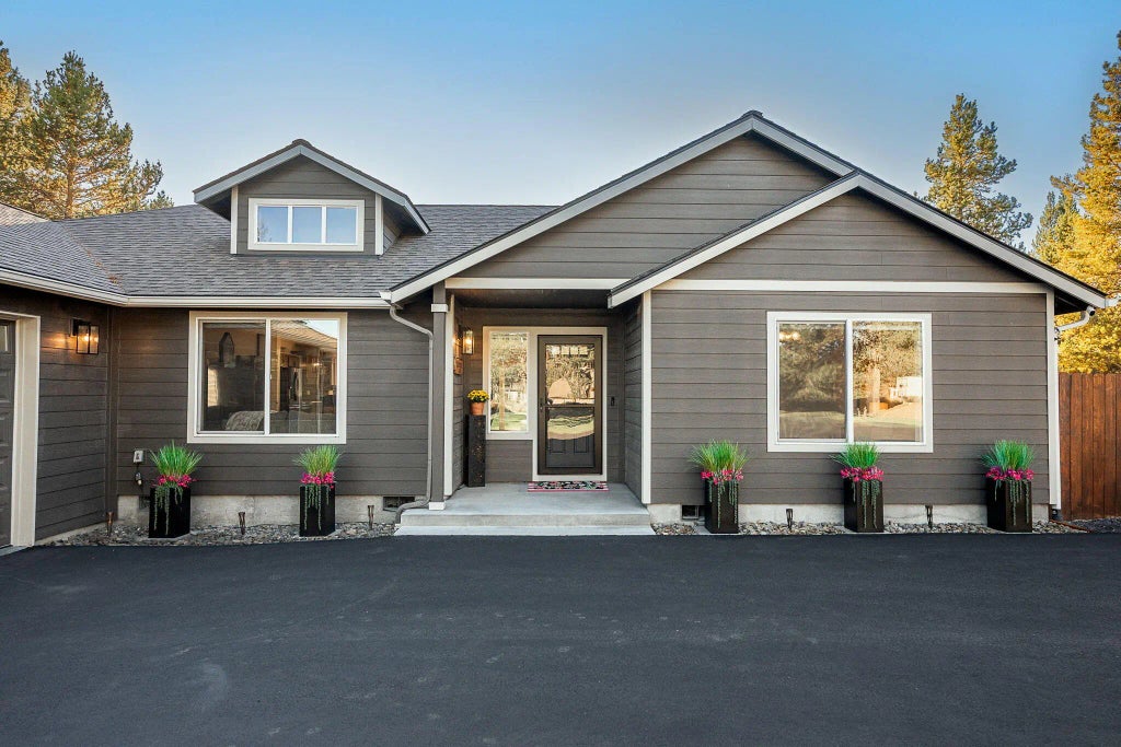 53845 Pine Grove Road, La Pine